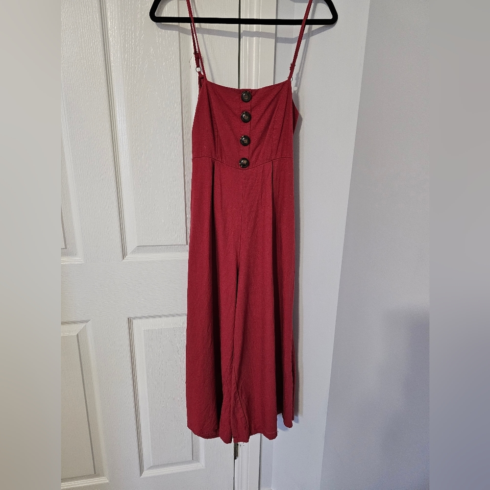Wide leg cropped lengtg Linen romper size small.